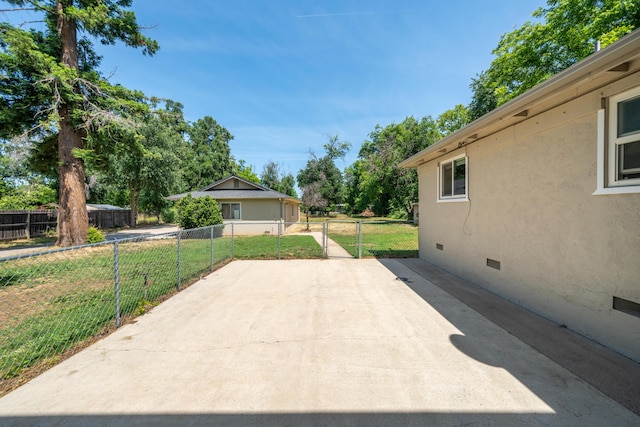 5101 Bidwell Rd, Redding, CA 96001 - view of patio / terrace