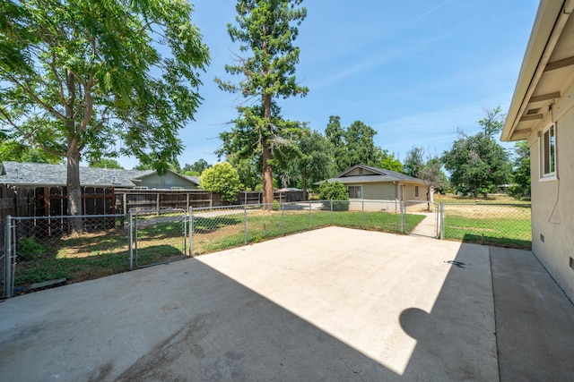 5101 Bidwell Rd, Redding, CA 96001 - view of patio / terrace with a gate