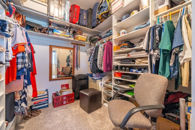 1030 Tulare Ct, Redding, CA 96003 - walk in closet featuring carpet floors
