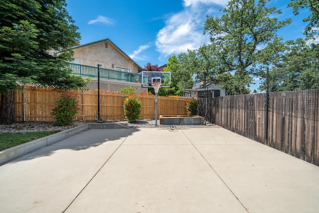1030 Tulare Ct, Redding, CA 96003 - view of patio / terrace