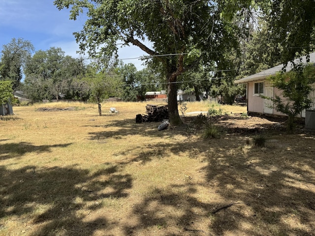 2392 Balls Ferry Rd, Anderson, CA 96007 - view of yard