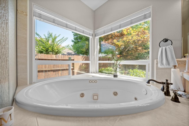 3921 Silver Lace Ln, Redding, CA 96001 - full bath featuring a whirlpool tub