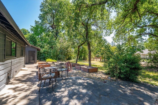 2551 S Waverly Ave, Redding, CA 96001 - view of patio