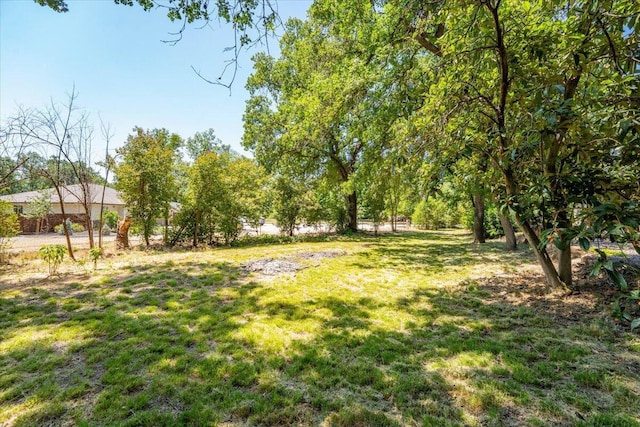 2551 S Waverly Ave, Redding, CA 96001 - view of yard