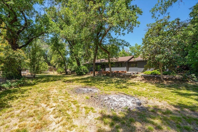 2551 S Waverly Ave, Redding, CA 96001 - view of green lawn