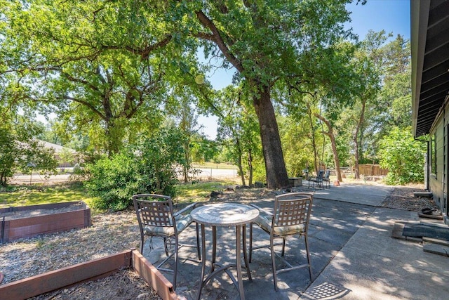 2551 S Waverly Ave, Redding, CA 96001 - view of patio / terrace