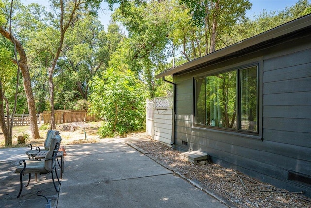 2551 S Waverly Ave, Redding, CA 96001 - view of patio