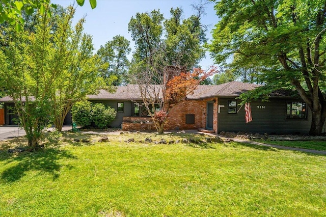 2551 S Waverly Ave, Redding, CA 96001 - ranch-style home featuring a front lawn and a chimney