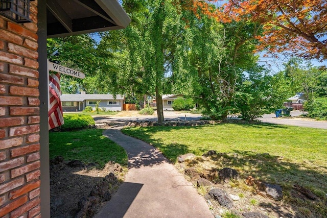 2551 S Waverly Ave, Redding, CA 96001 - view of grassy yard
