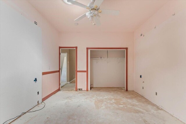 22400 E Elk Trl, Redding, CA 96003 - unfurnished bedroom featuring a closet and ceiling fan