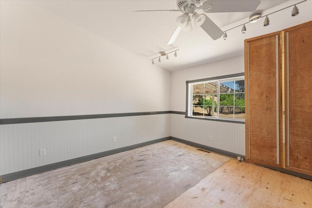 22400 E Elk Trl, Redding, CA 96003 - unfurnished room featuring track lighting and a ceiling fan