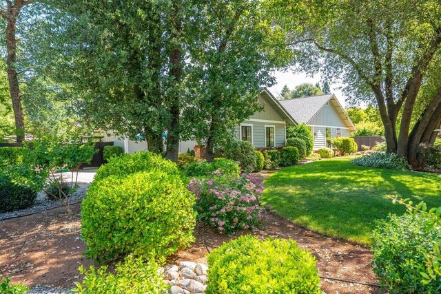 2364 La Madre Ct, Redding, CA 96002 - view of yard
