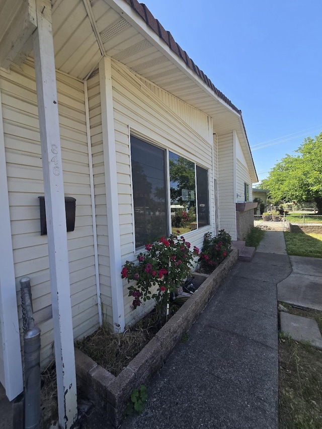 846 Ridge Rd, Redding, CA 96003 - view of side of home