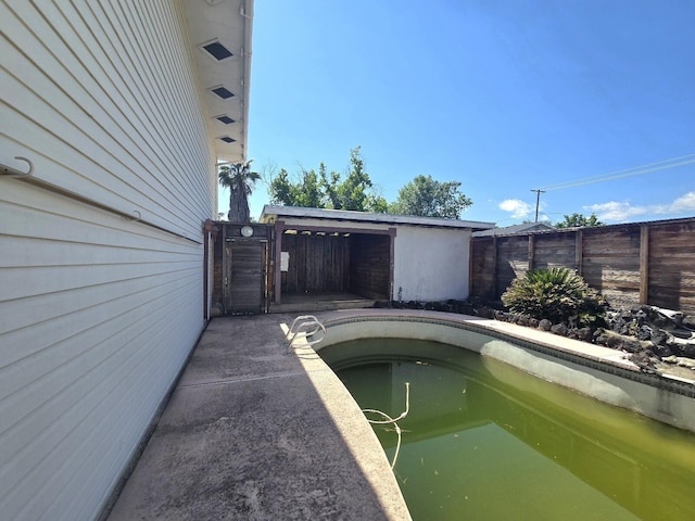 846 Ridge Rd, Redding, CA 96003 - view of pool