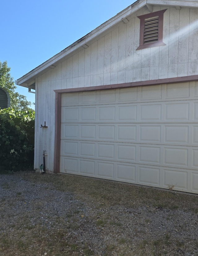 846 Ridge Rd, Redding, CA 96003 - view of garage