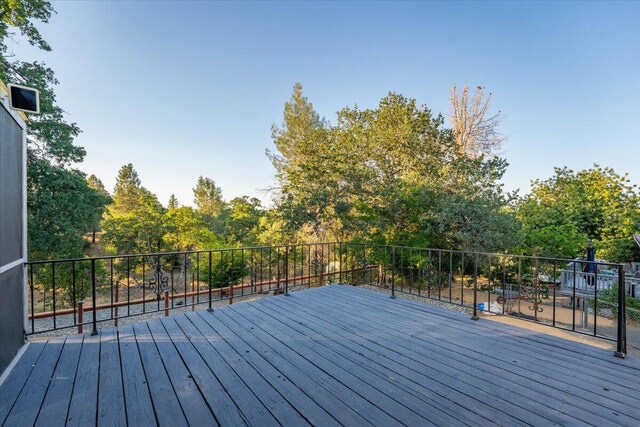 2220 Gold St, Redding, CA 96001 - view of wooden terrace