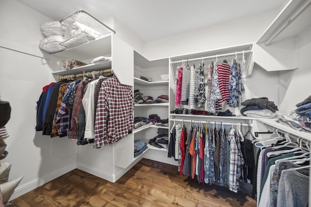 4648 Kilkee Dr, Redding, CA 96001 - walk in closet featuring wood finished floors