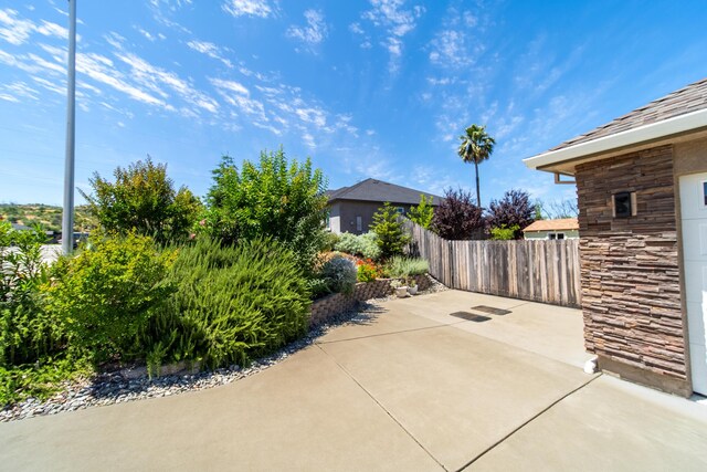 4648 Kilkee Dr, Redding, CA 96001 - view of patio / terrace