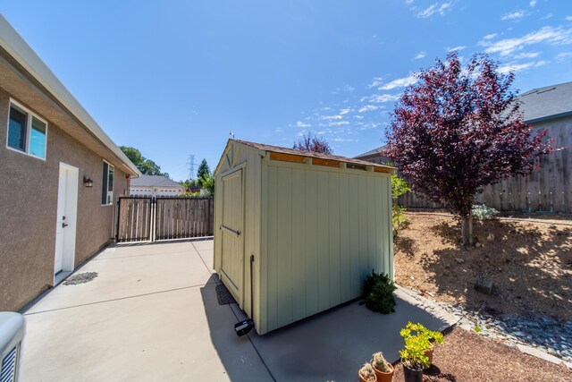 4648 Kilkee Dr, Redding, CA 96001 - view of shed with a fenced backyard