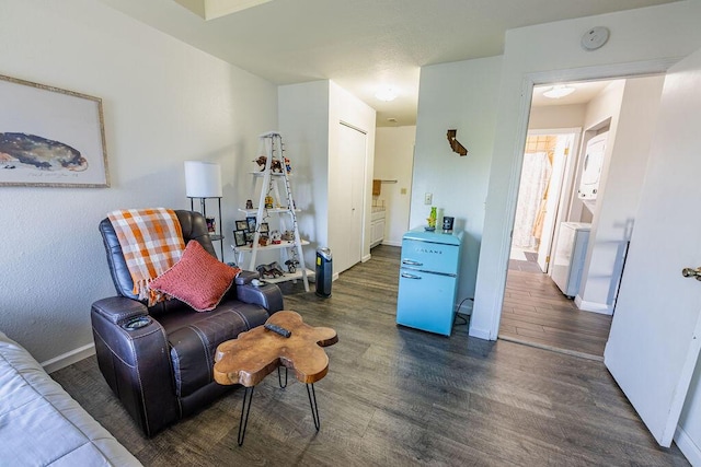 410 Ridgecrest Trl Unit 226, Redding, CA 96003 - sitting room with wood finished floors and baseboards