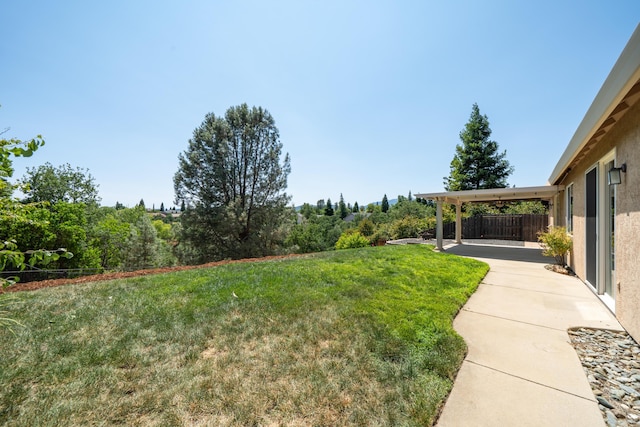 3337 Old Lantern Dr, Redding, CA 96003 - view of yard with a patio