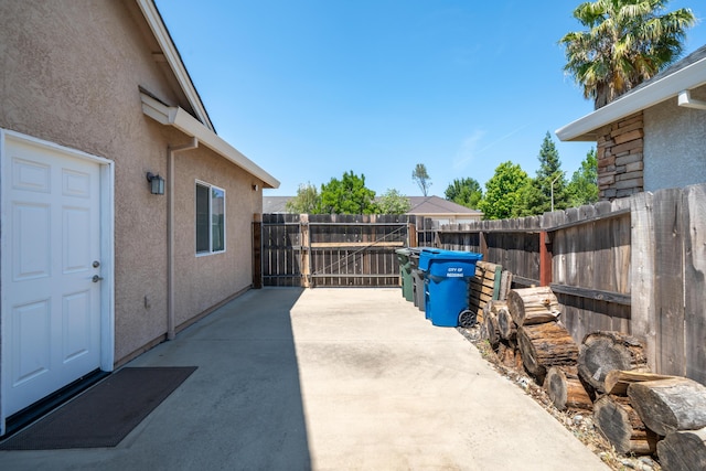 3337 Old Lantern Dr, Redding, CA 96003 - view of patio