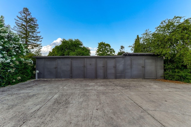 2180 Oak Ridge Dr, Redding, CA 96001 - view of garage