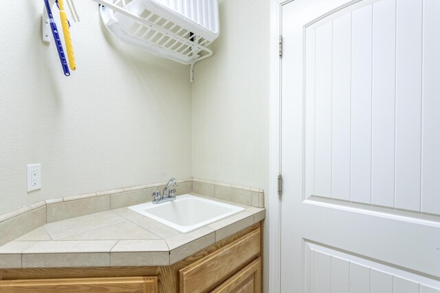 7256 Shasta Forest Dr, Shingletown, CA 96088 - bathroom featuring a sink