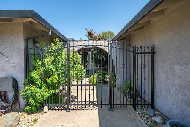 1136 Woodland Ter, Redding, CA 96002 - view of gate