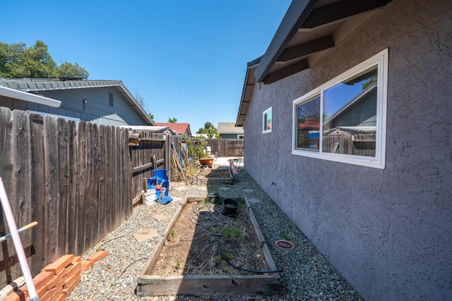 1136 Woodland Ter, Redding, CA 96002 - view of yard with a garden