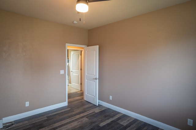 13787 Walter Ave, Redding, CA 96003 - unfurnished room with dark wood-type flooring, baseboards, ceiling fan, and a smoke detector