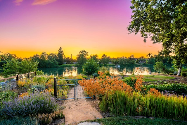 180 Agua Verdi Dr, Red Bluff, CA 96080 - view of community with a gate and a water view