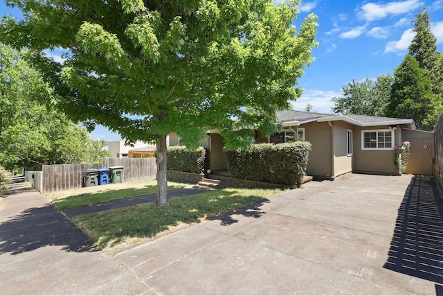 1545 Olive Ave, Redding, CA 96001 - view of front facade featuring stucco siding