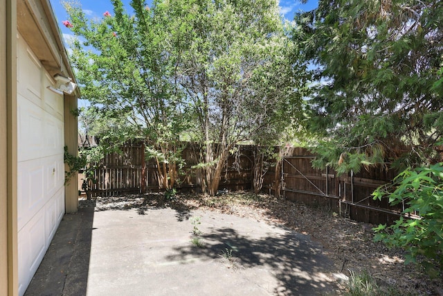 1545 Olive Ave, Redding, CA 96001 - fenced backyard featuring a patio
