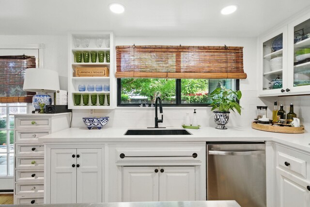 6966 Granada Dr, Redding, CA 96002 - bar area with dishwasher, a sink, decorative backsplash, and recessed lighting