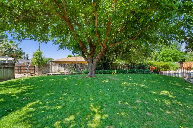 6966 Granada Dr, Redding, CA 96002 - view of yard