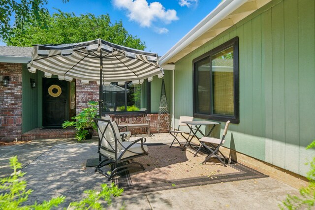 6966 Granada Dr, Redding, CA 96002 - view of patio