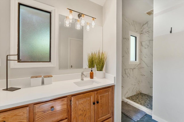 4400 Allen St, Dunsmuir, CA 96025 - full bath with a marble finish shower and vanity