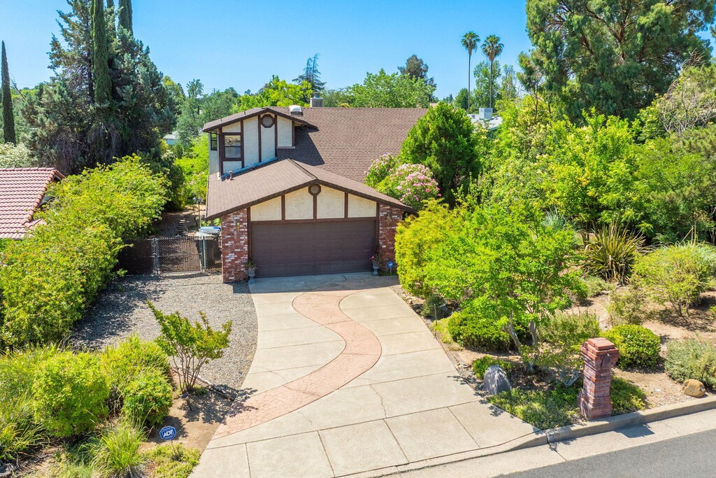 2173 Oak Ridge Dr, Redding, CA 96001 - photo 1