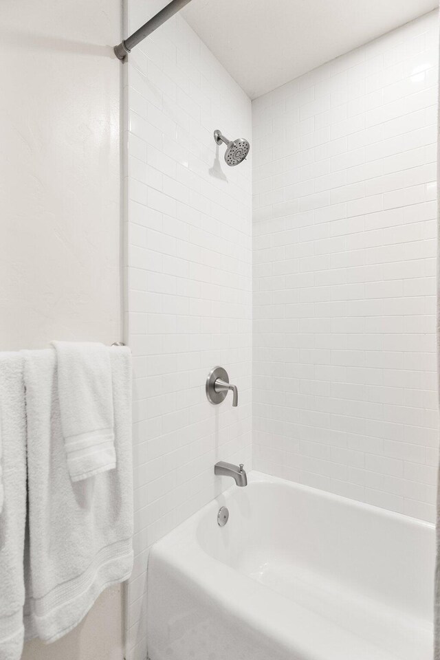 3371 Bardick Rd, Anderson, CA 96007 - bathroom with shower / bathtub combination