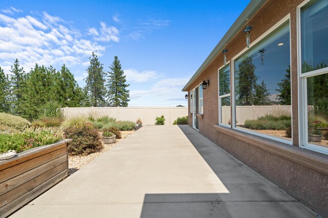 4537 Risstay Way, Shasta Lake, CA 96019 - view of patio / terrace