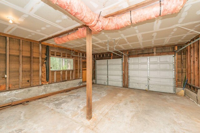 131 Northwoods Ests, Trinity Center, CA 96091 - view of garage