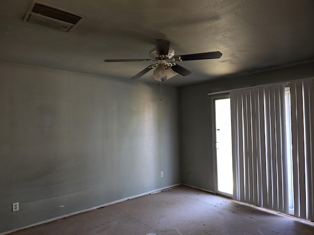 1927 Lindeena Ln, Redding, CA 96002 - unfurnished room with ceiling fan and baseboards