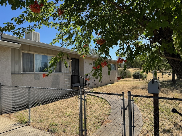 2580 Old Alturas Rd, Redding, CA 96003 - view of front facade featuring a gate and stucco siding