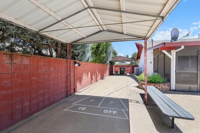 910 Hallmark Dr, Redding, CA 96001 - surrounding community with shuffleboard