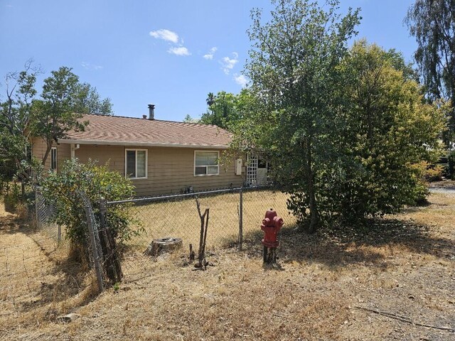 1637 Green St, Redding, CA 96002 - view of front of home