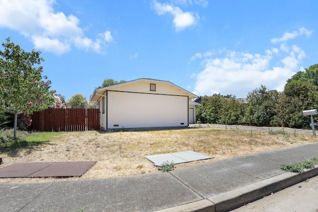 1333 Deborah Dr, Red Bluff, CA 96080 - view of garage