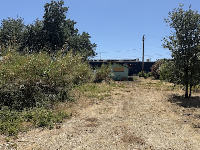 987 July Way, Redding, CA 96003 - view of yard