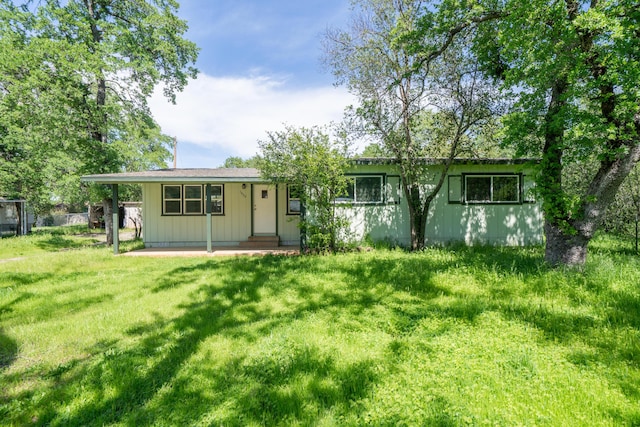 1430 Oakdale Ln, Redding, CA 96003 - view of front of home featuring a front yard