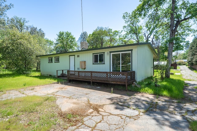 1430 Oakdale Ln, Redding, CA 96003 - view of front facade with a wooden deck